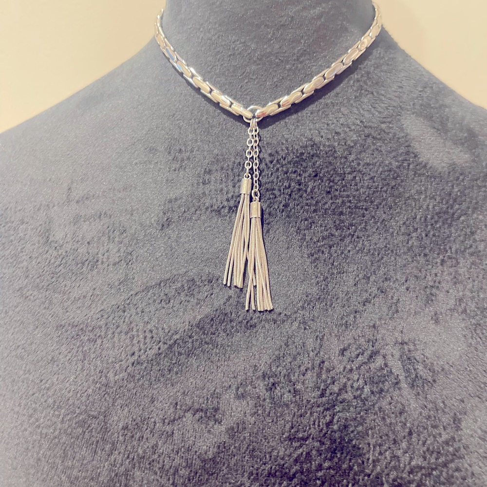 White House Black House Choker Necklace